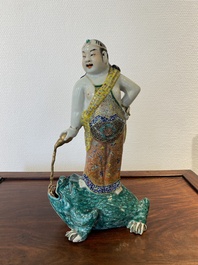 Sculpture en porcelaine de Chine famille rose figurant Liu Hai sur le crapaud, sign&eacute;e Huang Yuanxiang 黃源項, 19&egrave;me