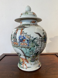 Een Chinese famille verte dekselvaas, 19e eeuw