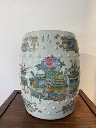 A Chinese qianjiang cai garden seat with antiquities in the style of Xu Pinheng 許品衡, 19th C.