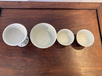 Un bol sur piedouche en porcelaine de Chine famille rose, un bol en bleu et blanc et une paire en doucai, Yongzheng et post&eacute;rieur