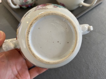Cinq th&eacute;i&egrave;res en porcelaine de Chine famille rose, Yongzheng/Qianlong