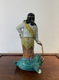 Sculpture en porcelaine de Chine famille rose figurant Liu Hai sur le crapaud, sign&eacute;e Huang Yuanxiang 黃源項, 19&egrave;me