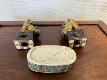 Een paar Chinese sancai wierookstokhouders en een verte biscuit inktsteen, Kangxi of later