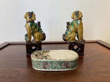 Een paar Chinese sancai wierookstokhouders en een verte biscuit inktsteen, Kangxi of later