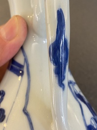Een Chinese blauw-witte 'Xi Xiang Ji' dekselkan, Xuande merk, Kangxi