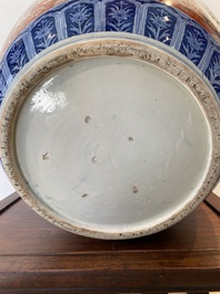 Een Japanse Imari vissenkom, Meiji, 19e eeuw
