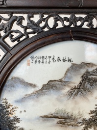 A Chinese wooden table screen with a qianjiang cai plaque, signed Wang Yeting 汪野亭, dated 1924