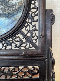 A Chinese wooden table screen with a qianjiang cai plaque, signed Wang Yeting 汪野亭, dated 1924