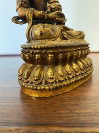 Statuette de Bouddha Amitayus en bronze laqu&eacute; et dor&eacute;, Chine, marque et &eacute;poque de Yongle 大明永樂年施