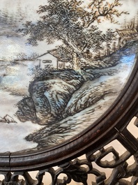 A Chinese wooden table screen with a qianjiang cai plaque, signed Wang Yeting 汪野亭, dated 1924