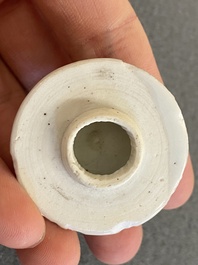 Vier Chinese blauw-witte vaasjes, Kangxi en later