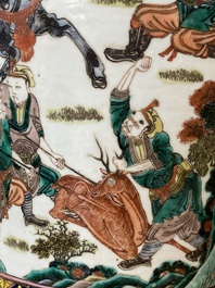 Een grote Chinese famille verte vaas met een krijgssc&egrave;ne, 19e eeuw