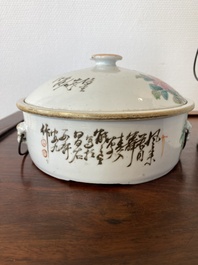 Twee Chinese qianjiang cai dekselkommen, Tongzhi merk, 19e eeuw