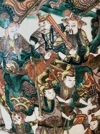 Een grote Chinese famille verte vaas met een krijgssc&egrave;ne, 19e eeuw
