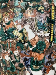 Een grote Chinese famille verte vaas met een krijgssc&egrave;ne, 19e eeuw