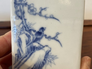 Vier Chinese blauw-witte vaasjes, Kangxi en later