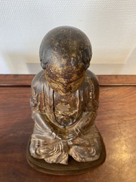 Un Arhat en bois dor&eacute; et laqu&eacute;, Chine, Ming