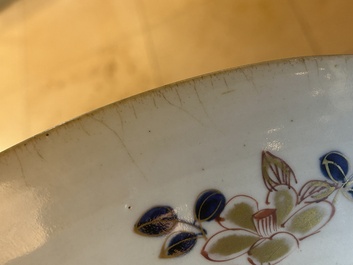 Een grote Japanse Imari schotel, Edo, 18e eeuw