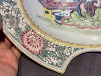 Twee Chinese famille rose scheerkommen, Yongzheng