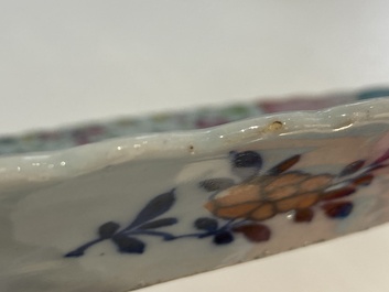 Grande terrine couverte sur son support en porcelaine de Chine famille rose &agrave; d&eacute;cor de feuilles de tabac, Qianlong
