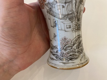 Een Chinees grisaille kaststel van vijf vazen met landschapsdecor, Yongzheng