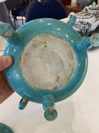 A Chinese turquoise-glazed tripod bowl and cover, 19th C.
