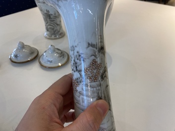 Een Chinees grisaille kaststel van vijf vazen met landschapsdecor, Yongzheng