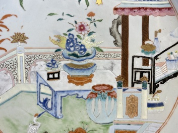 A Chinese famille rose 'antiquities' dish, Yongzheng/Qianlong