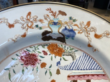 A Chinese famille rose 'antiquities' dish, Yongzheng/Qianlong