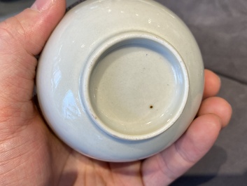 Onze soucoupes et dix tasses en porcelaine de Chine monogramm&eacute;es 'PM' sur fond dor&eacute;, Yongzheng/Qianlong