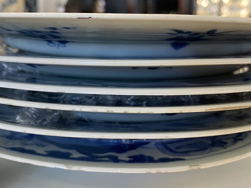 Zes Chinese blauw-witte 'Xi Xiang Ji' schotels, Kangxi