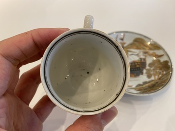 Een zeldzame Chinese grisaille, ijzerrode en vergulde kop en schotel met een handelsschip, Yongzheng/Qianlong