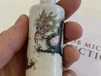 Two Chinese famille verte 'dragons' snuff bottles, 19th C.