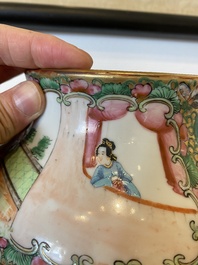 Een paar Chinese Canton famille rose dekselvazen, 19e eeuw