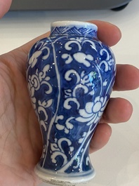 Een diverse collectie Chinees porselein, Kangxi/Qianlong