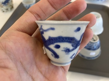 Zes stukken Chinees blauw-wit scheepswrakporselein, Transitie periode en later