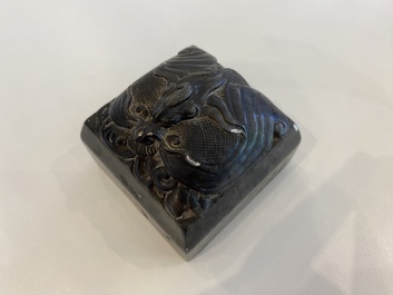 Seven Chinese scholar's objects in porcelain and hardstone, 19/20th C.