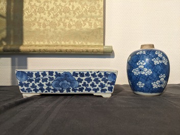 Een diverse collectie Chinees porselein, Kangxi en later