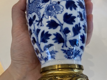 Vijf Chinese blauw-witte vazen, 19e eeuw