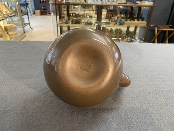 Th&eacute;i&egrave;re couverte en gr&egrave;s de Yixing poli pour le march&eacute; thai, Chine, 19&egrave;me
