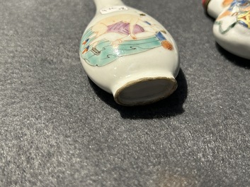 Acht diverse Chinese famille rose snuifflessen, 19/20e eeuw