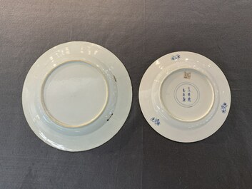 Een Chinese blauw-witte schotel en zeven borden met bloemen en landschappen, Kangxi/Qianlong