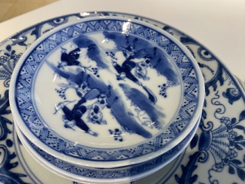 Een diverse collectie Chinees blauw-wit en famille rose porselein, Kangxi/Qianlong