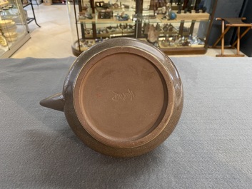 Th&eacute;i&egrave;re couverte en gr&egrave;s de Yixing poli pour le march&eacute; thai, Chine, 19&egrave;me