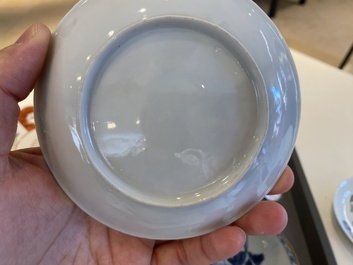 Een diverse collectie Chinese borden, koppen en schotels, Kangxi en later