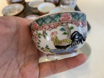 Een diverse collectie Chinese borden, koppen en schotels, Kangxi en later