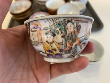 Een diverse collectie Chinese borden, koppen en schotels, Kangxi en later