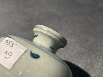 Negen stukken Chinees blauw-wit scheepswrakporselein, Wanli en later