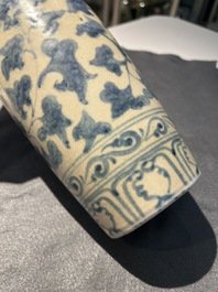 A Vietnamese or Annamese blue and white vase, 14/15th C.