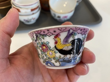 Een diverse collectie Chinese borden, koppen en schotels, Kangxi en later